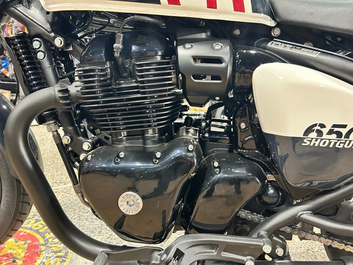 2025 Royal Enfield SHOTGUN 650 WHITE