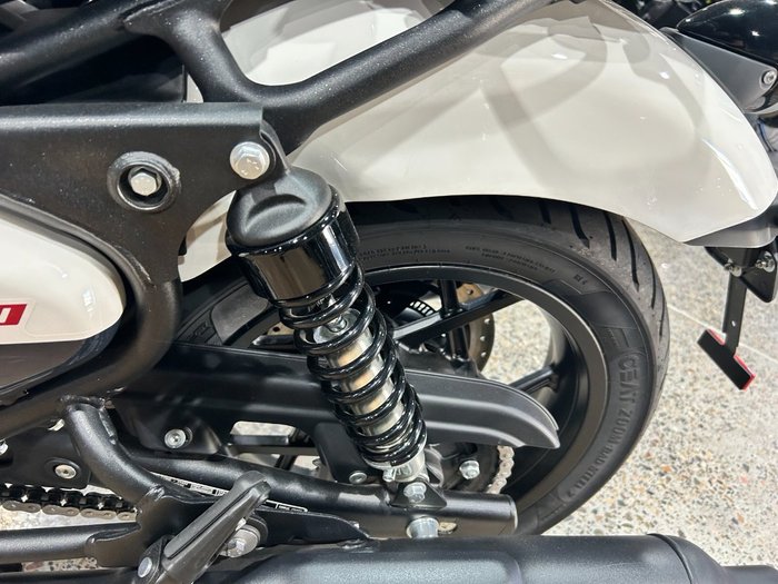 2025 Royal Enfield SHOTGUN 650 WHITE