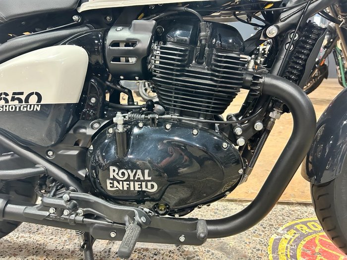 2025 Royal Enfield SHOTGUN 650 WHITE