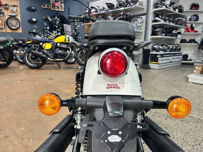 2025 Royal Enfield SHOTGUN 650 WHITE