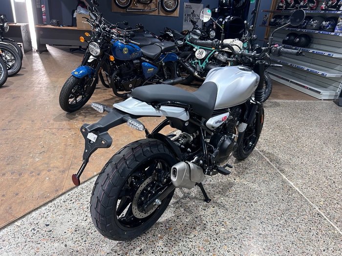 2025 Royal Enfield GUERILLA 450 SILVER