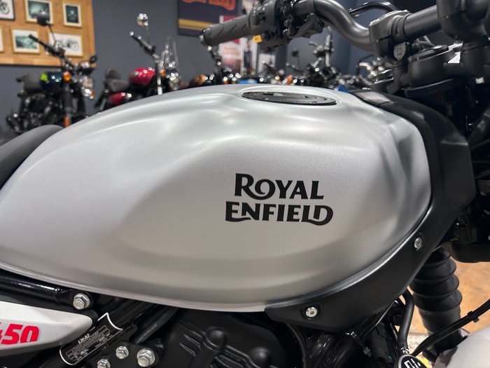 2025 Royal Enfield GUERILLA 450 SILVER