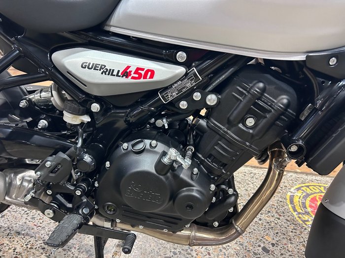 2025 Royal Enfield GUERILLA 450 SILVER