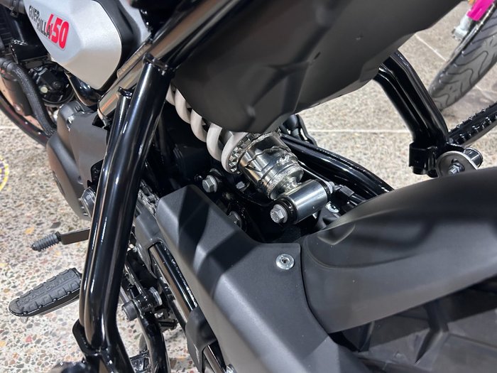 2025 Royal Enfield GUERILLA 450 SILVER