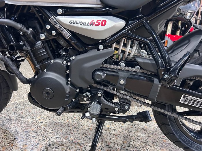 2025 Royal Enfield GUERILLA 450 SILVER