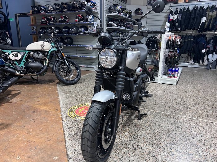 2025 Royal Enfield GUERILLA 450 SILVER