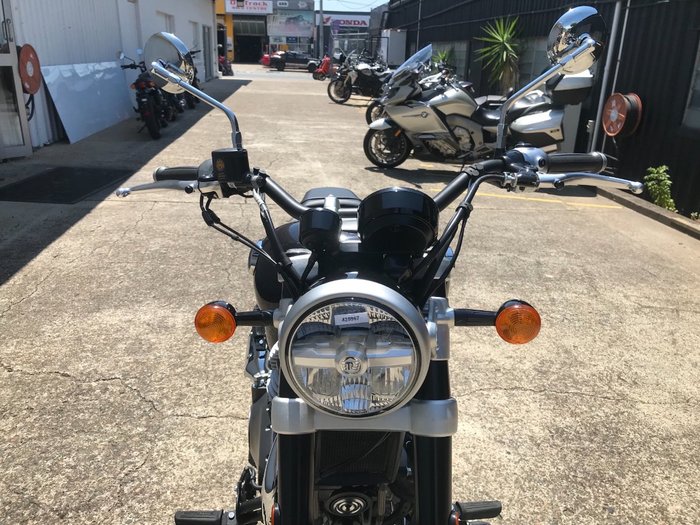 2025 Royal Enfield SUPER METEOR 650 Black