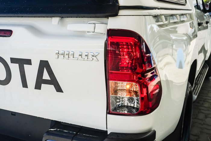 2022 Toyota Hilux SR