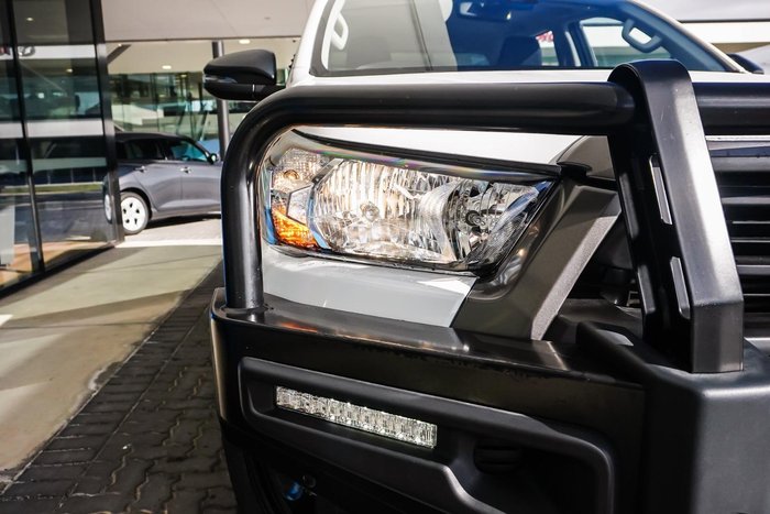 2022 Toyota Hilux SR