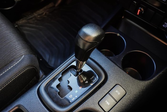 2022 Toyota Hilux SR