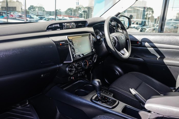2022 Toyota Hilux SR