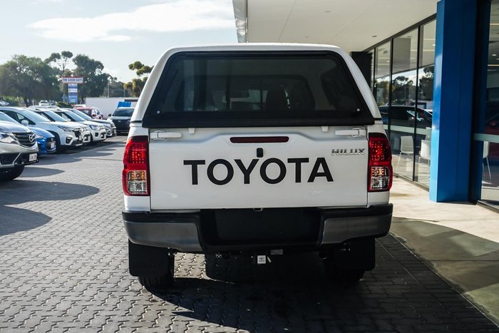 2022 Toyota Hilux SR
