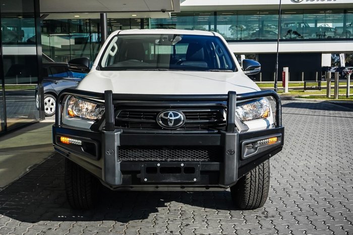 2022 Toyota Hilux SR