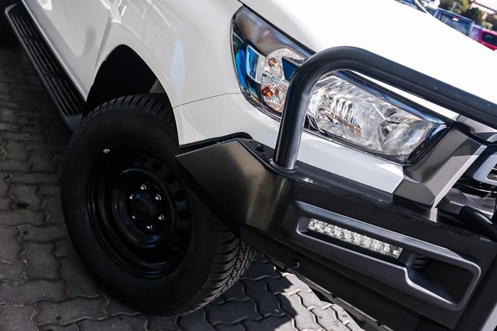 2022 Toyota Hilux SR