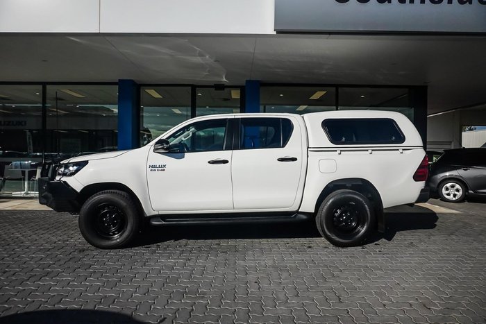 2022 Toyota Hilux SR