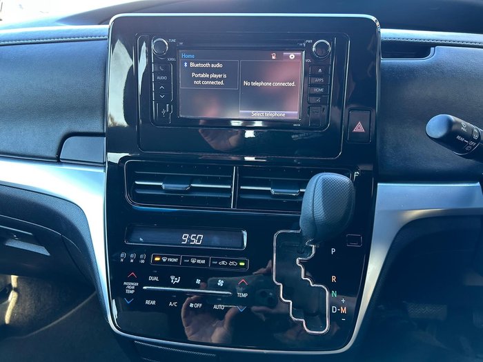 2019 Toyota Tarago GLi ACR50R Glacier White