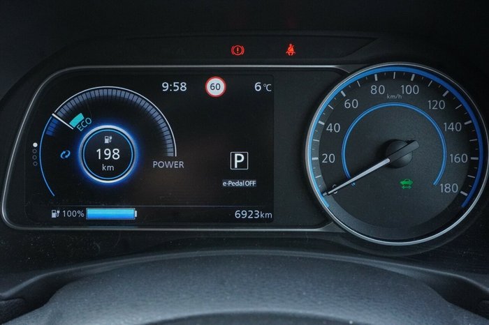 2022 Nissan LEAF 