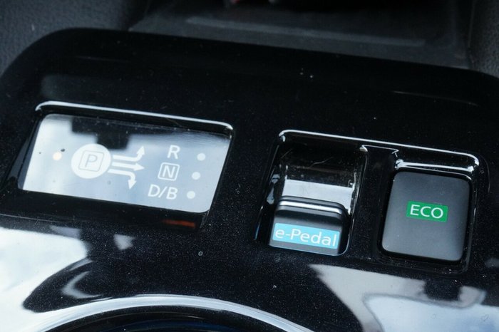 2022 Nissan LEAF 