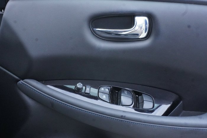 2022 Nissan LEAF 