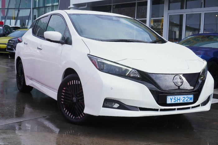 2022 Nissan LEAF 