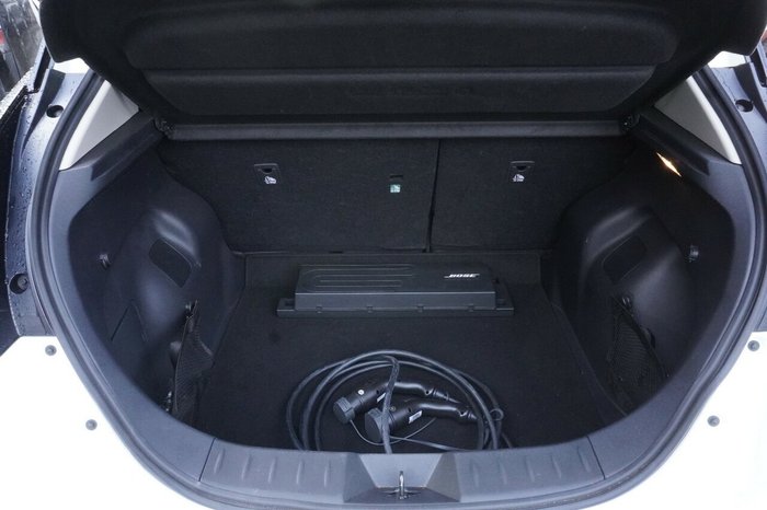 2022 Nissan LEAF 