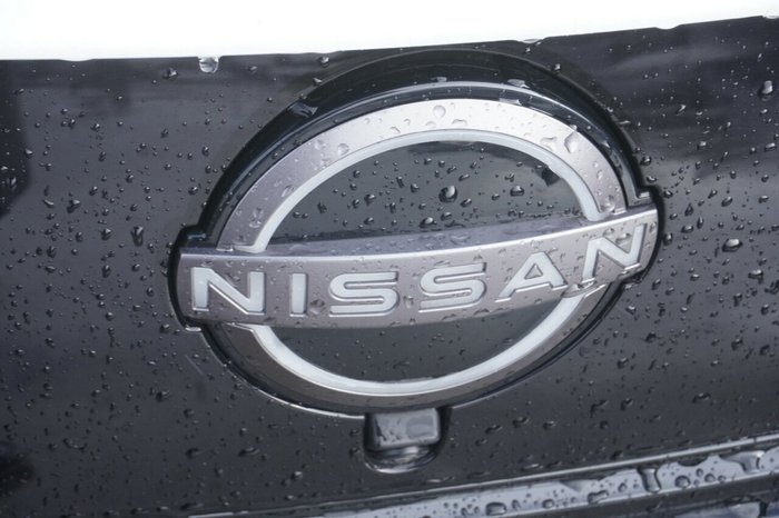 2022 Nissan LEAF 