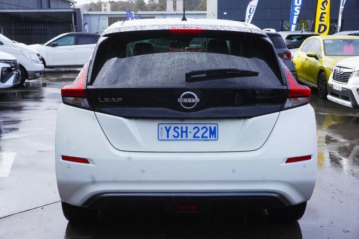 2022 Nissan LEAF 