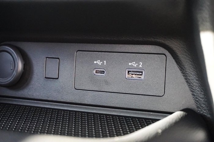 2025 Nissan JUKE ST+