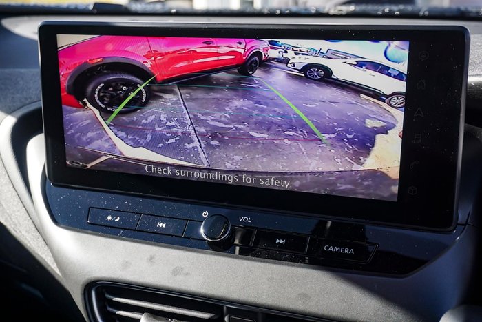 2025 Nissan JUKE ST+