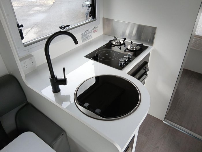 2021 Winnebago Iluka