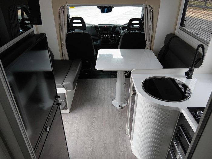 2021 Winnebago Iluka