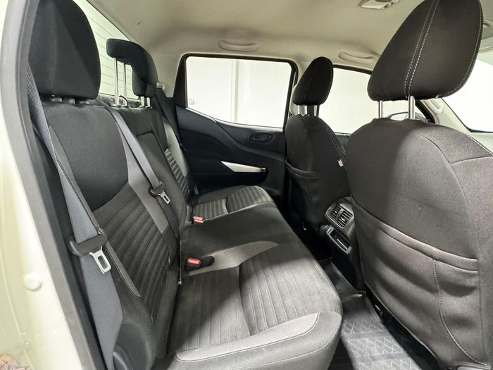 2022 Nissan Navara SL Warrior
