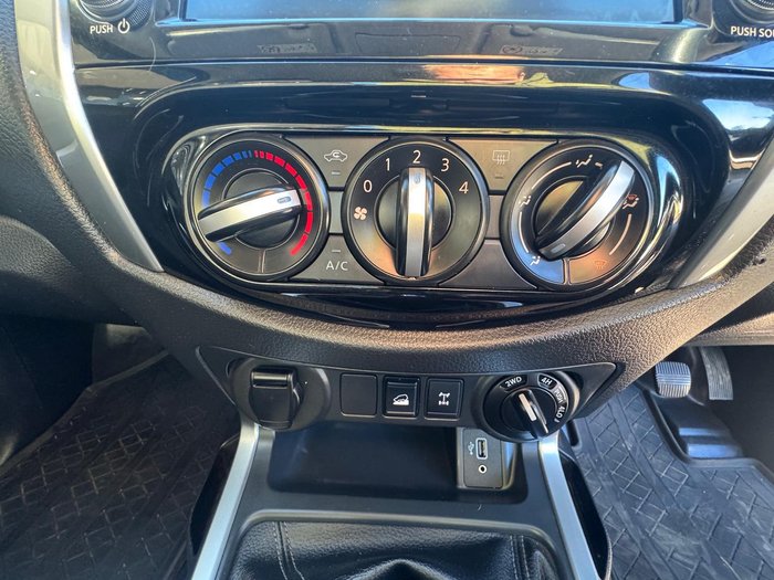 2022 Nissan Navara SL Warrior