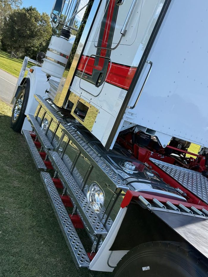 2018 Kenworth T909 NEW X15 CRATE ENGINE White