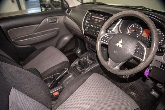 2017 Mitsubishi Triton GLX