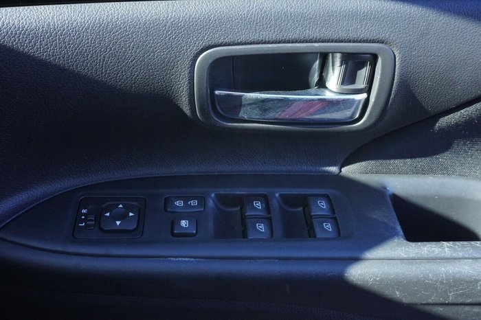 2018 Mitsubishi Outlander ES