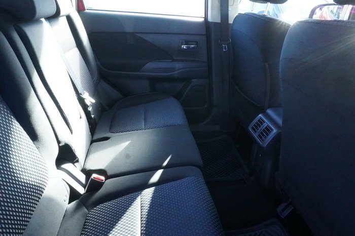 2018 Mitsubishi Outlander ES