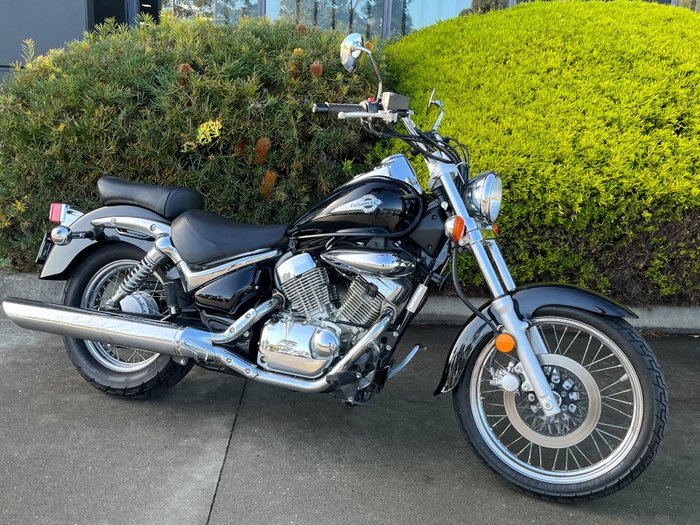 2014 Suzuki VL250 (LC250 INTRUDER) Black