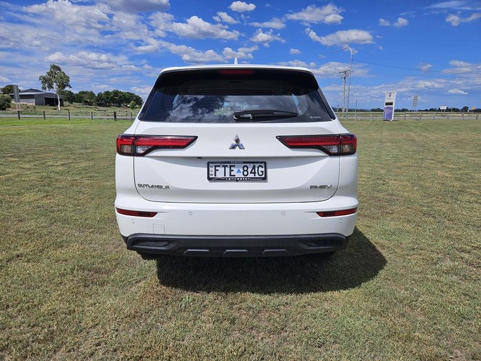 2024 Mitsubishi Outlander PHEV ES