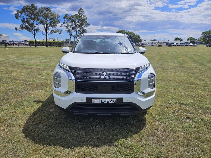 2024 Mitsubishi Outlander PHEV ES