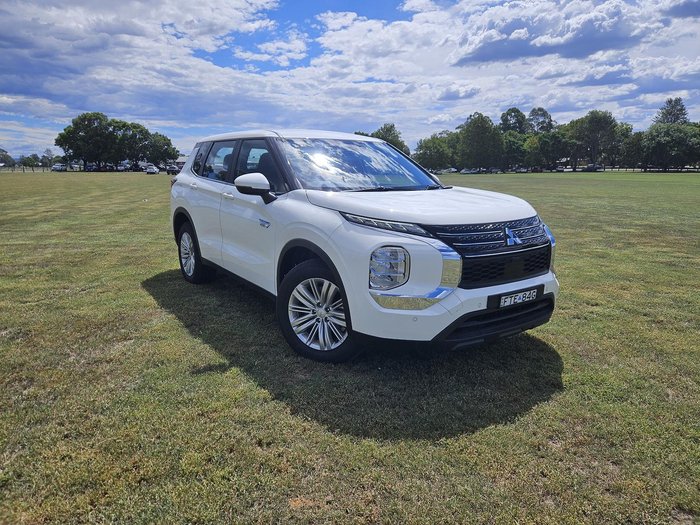 2024 Mitsubishi Outlander PHEV ES