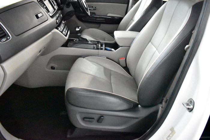 2017 Kia Carnival Platinum