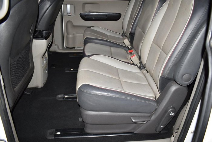 2017 Kia Carnival Platinum