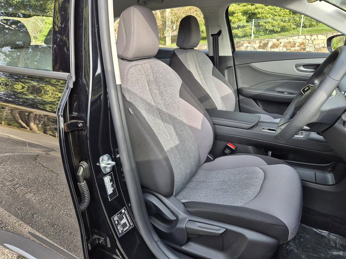 2025 MG MGS5 EV Excite 49