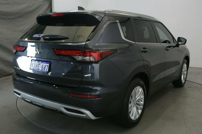 2024 Mitsubishi Outlander LS