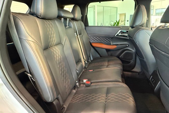 2022 Mitsubishi Outlander PHEV Exceed Tourer