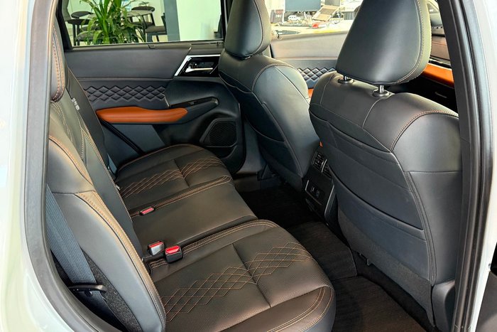 2022 Mitsubishi Outlander PHEV Exceed Tourer
