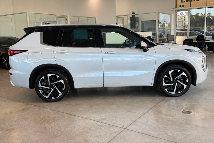 2022 Mitsubishi Outlander PHEV Exceed Tourer