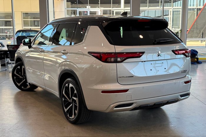 2022 Mitsubishi Outlander PHEV Exceed Tourer