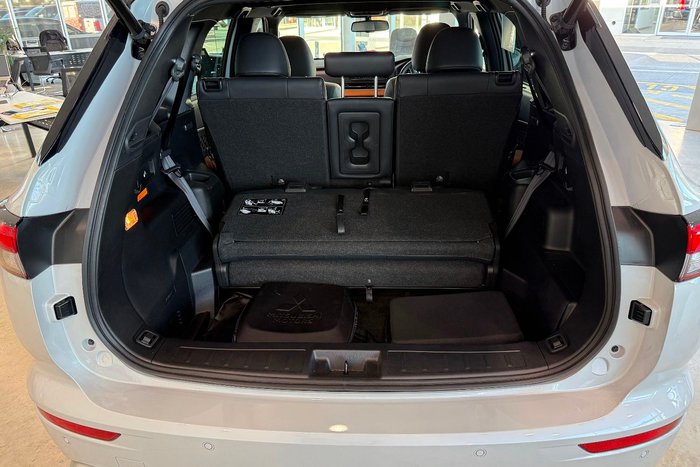 2022 Mitsubishi Outlander PHEV Exceed Tourer